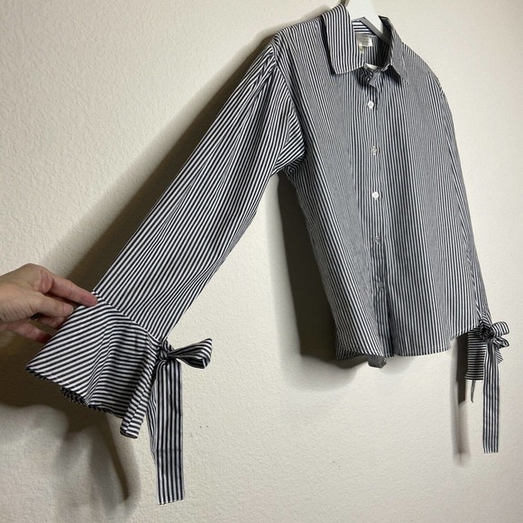 J.O.A. Tie Bell Cuff Charcoal and White Striped Button-Up M - Picture 4 of 8